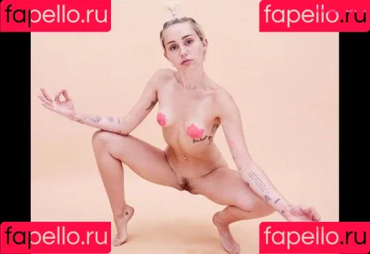 Miley Cyrus / MileyCyrus Onlyfans Photo Gallery 