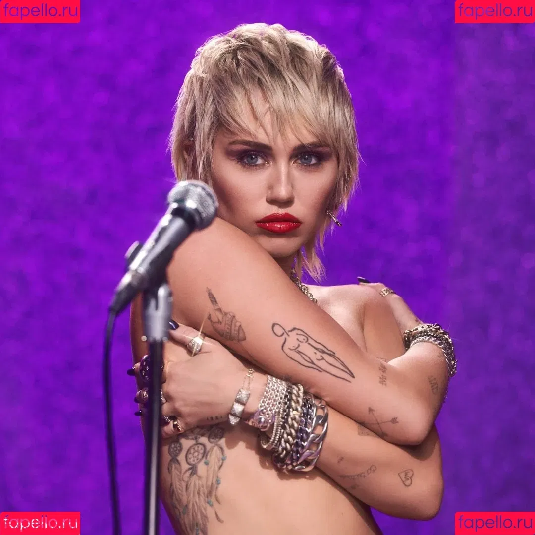 Miley Cyrus / MileyCyrus Onlyfans Photo Gallery 
