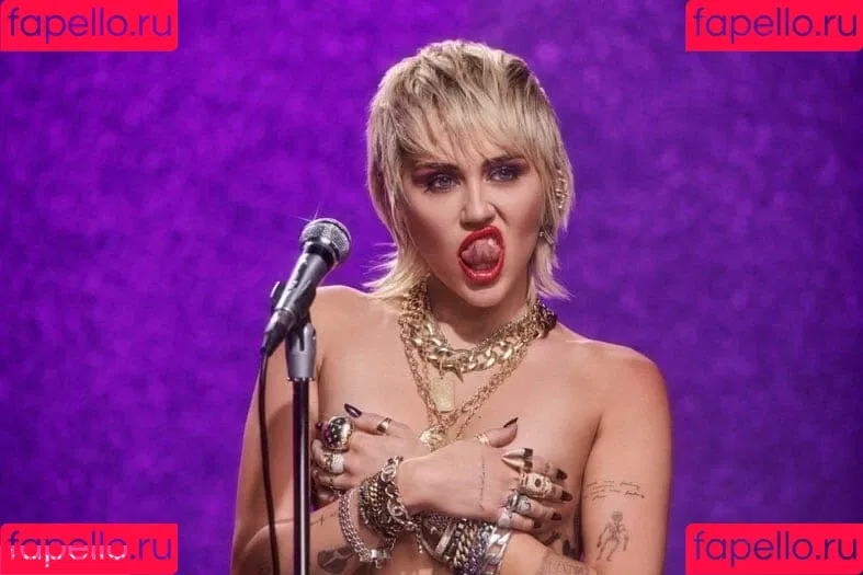 Miley Cyrus / MileyCyrus Onlyfans Photo Gallery 