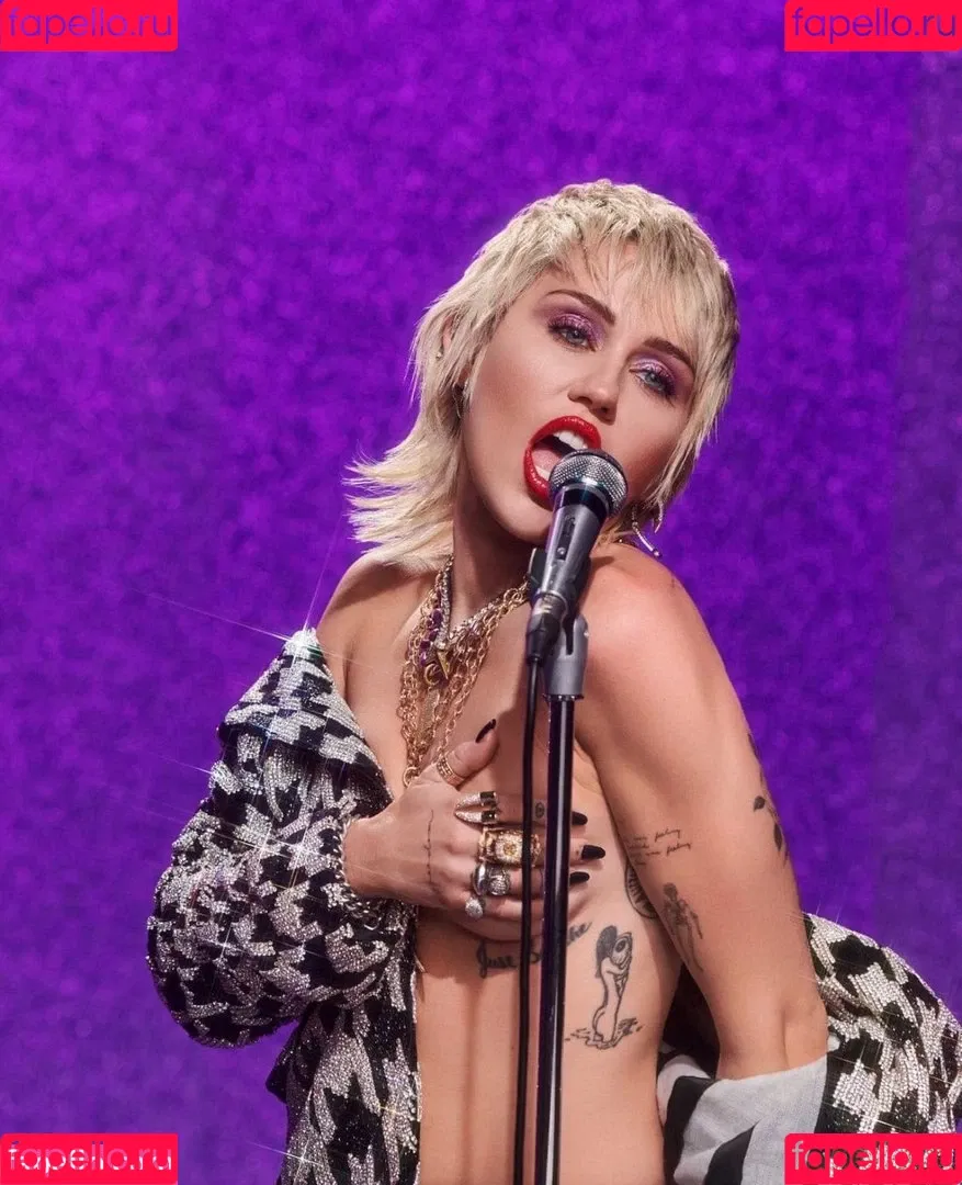Miley Cyrus / MileyCyrus Onlyfans Photo Gallery 