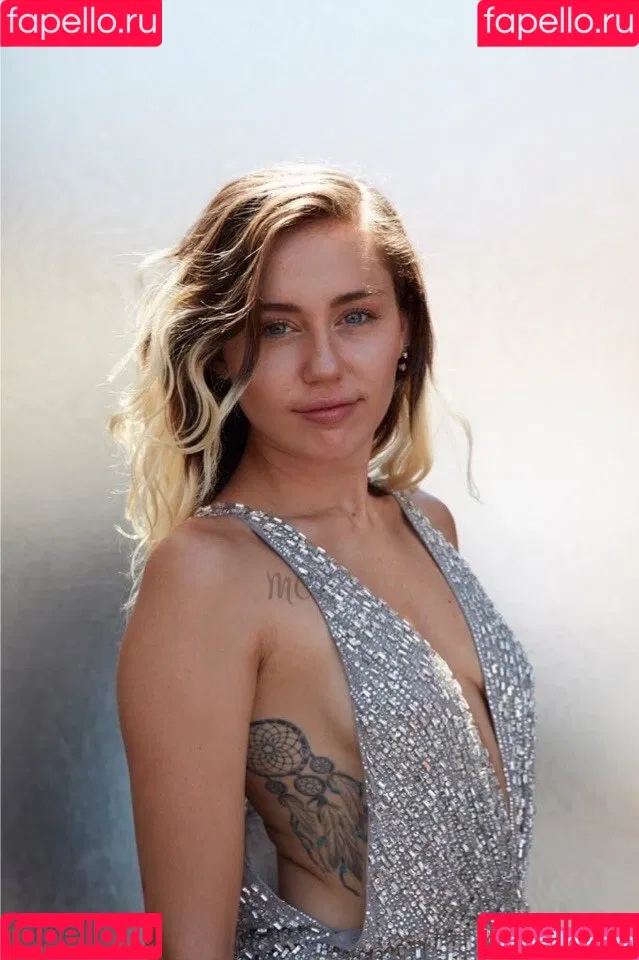 Miley Cyrus / MileyCyrus Onlyfans Photo Gallery 