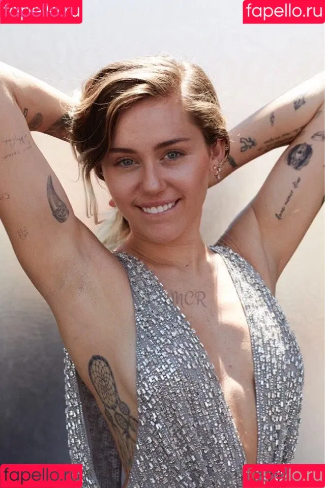 Miley Cyrus / MileyCyrus Onlyfans Photo Gallery 