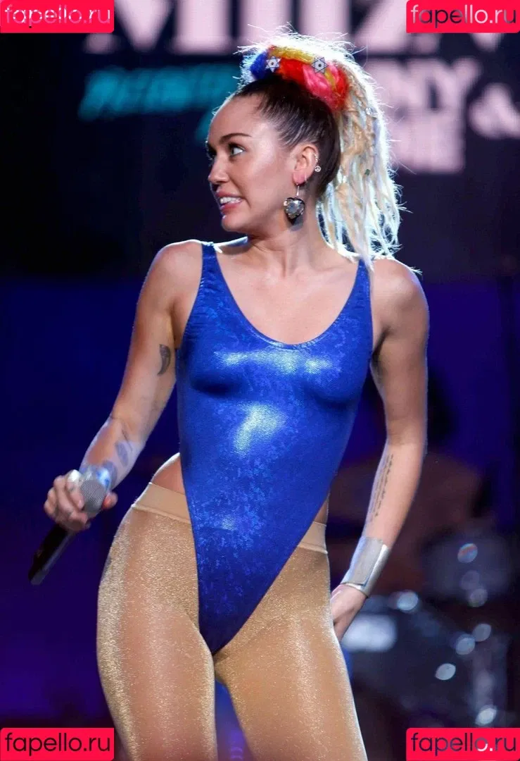 Miley Cyrus / MileyCyrus Onlyfans Photo Gallery 
