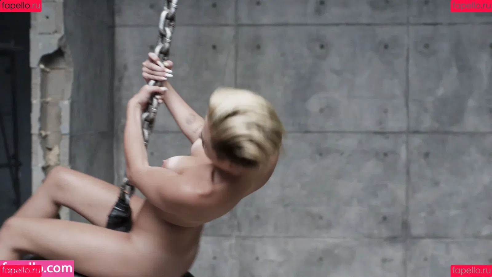 Miley Cyrus / MileyCyrus Onlyfans Photo Gallery 