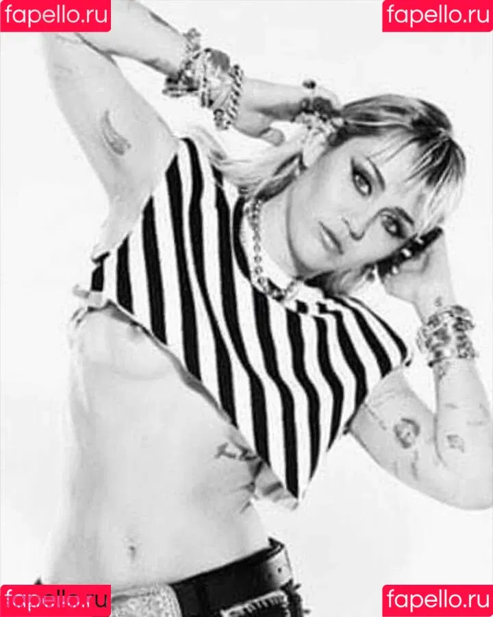 Miley Cyrus / MileyCyrus Onlyfans Photo Gallery 