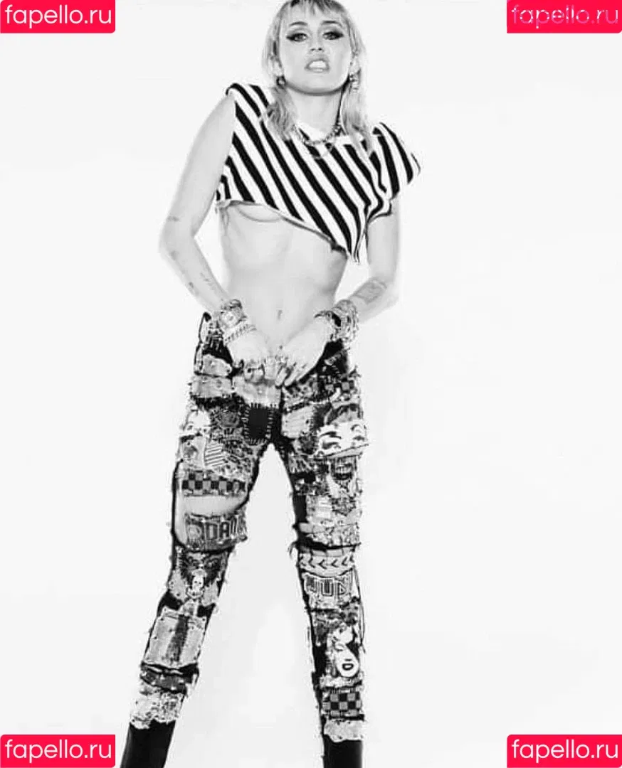 Miley Cyrus / MileyCyrus Onlyfans Photo Gallery 