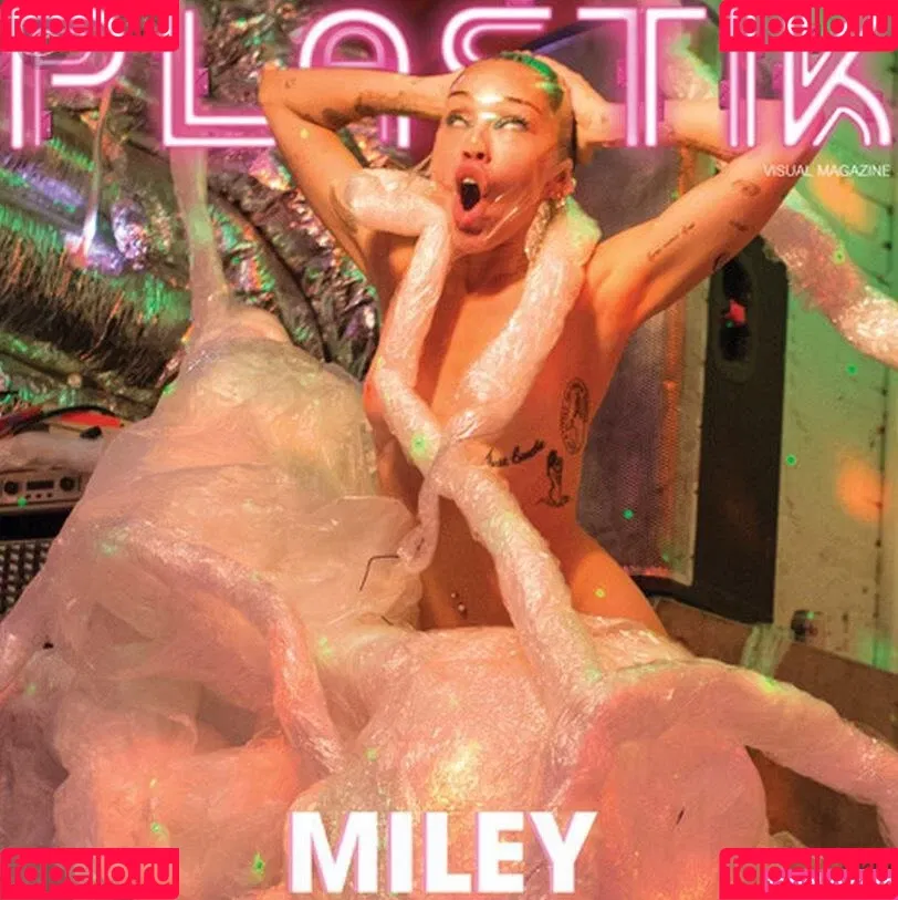 Miley Cyrus / MileyCyrus Onlyfans Photo Gallery 