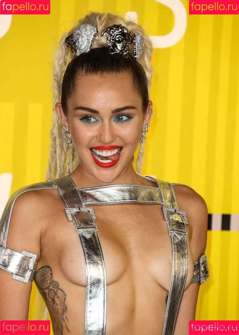 Miley Cyrus / MileyCyrus Onlyfans Photo Gallery 