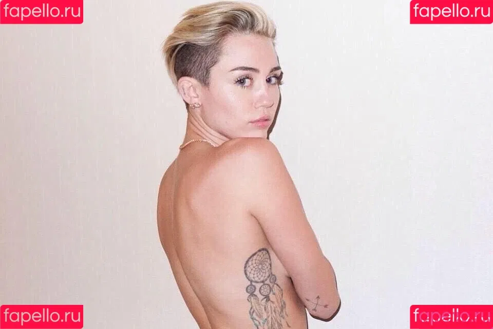 Miley Cyrus / MileyCyrus Onlyfans Photo Gallery 