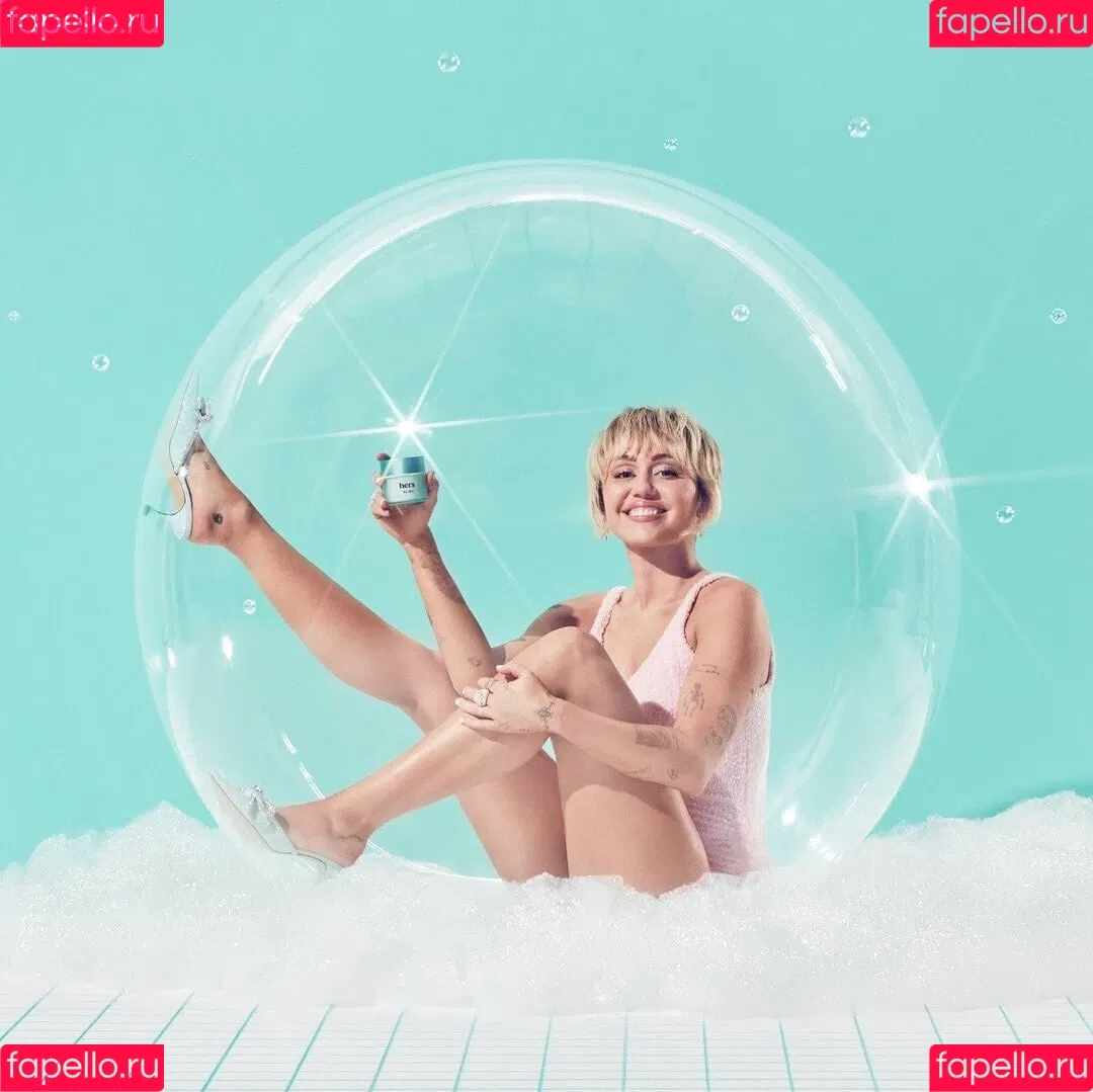 Miley Cyrus / MileyCyrus Onlyfans Photo Gallery 