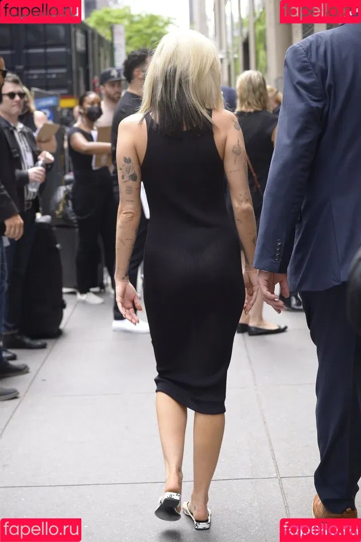 Miley Cyrus / MileyCyrus Onlyfans Photo Gallery 