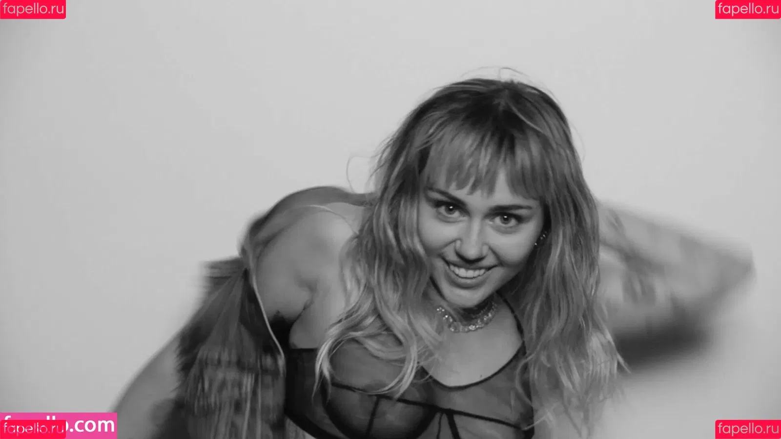 Miley Cyrus / MileyCyrus Onlyfans Photo Gallery 