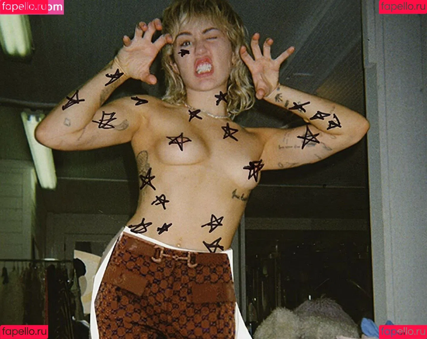 Miley Cyrus / MileyCyrus Onlyfans Photo Gallery 