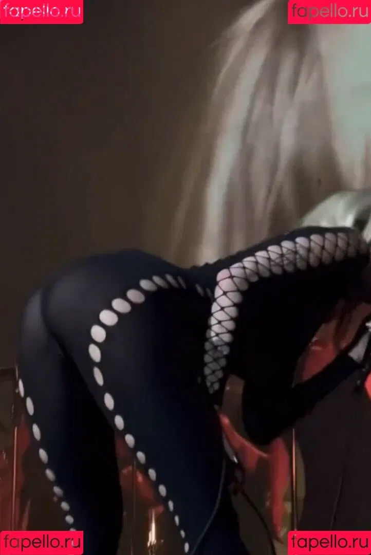 Miley Cyrus / MileyCyrus Onlyfans Photo Gallery 