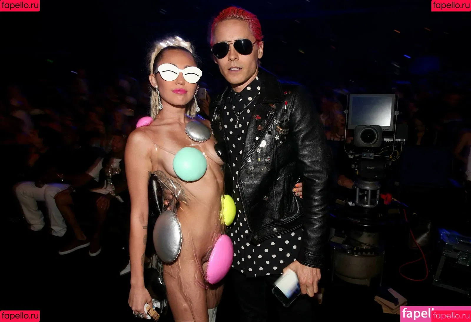 Miley Cyrus / MileyCyrus Onlyfans Photo Gallery 