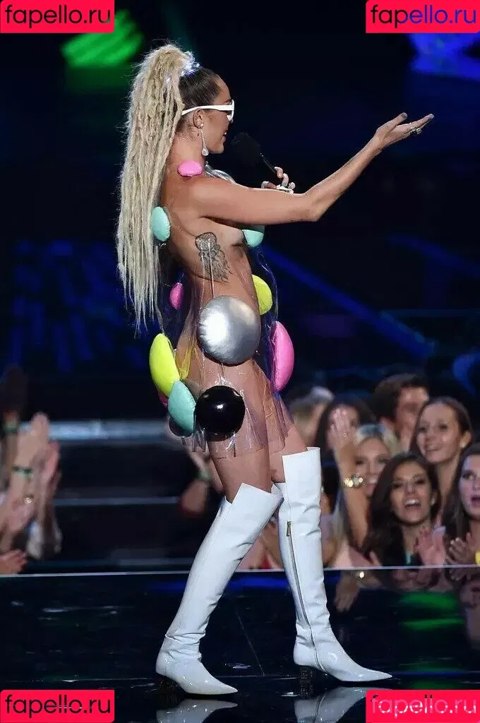 Miley Cyrus / MileyCyrus Onlyfans Photo Gallery 