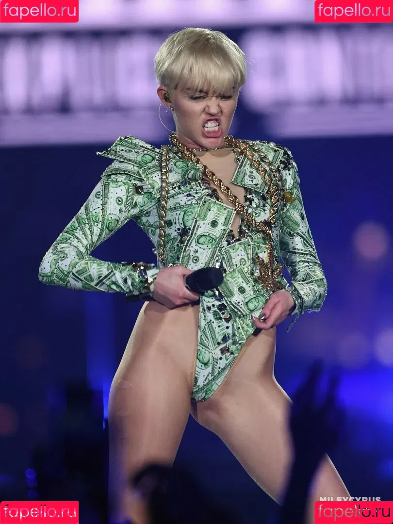 Miley Cyrus / MileyCyrus Onlyfans Photo Gallery 
