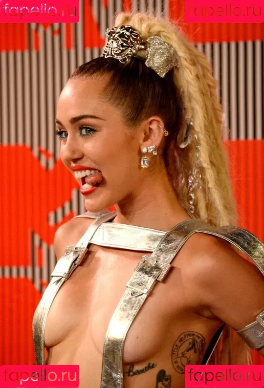 Miley Cyrus / MileyCyrus Onlyfans Photo Gallery 