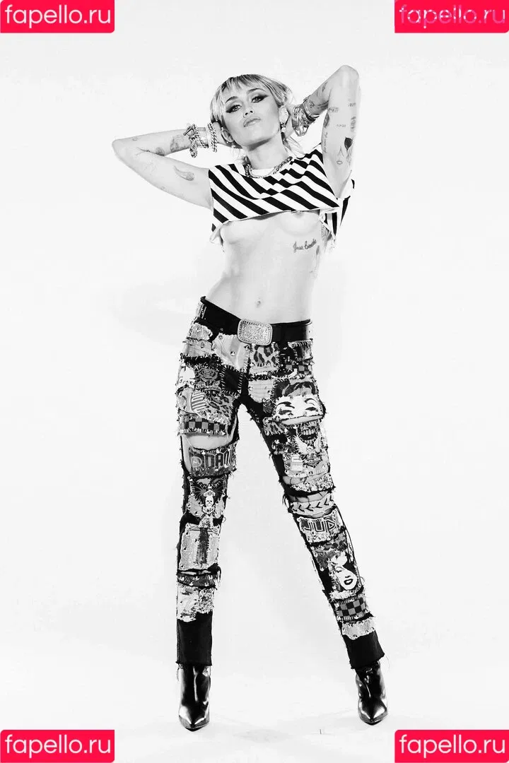 Miley Cyrus / MileyCyrus Onlyfans Photo Gallery 