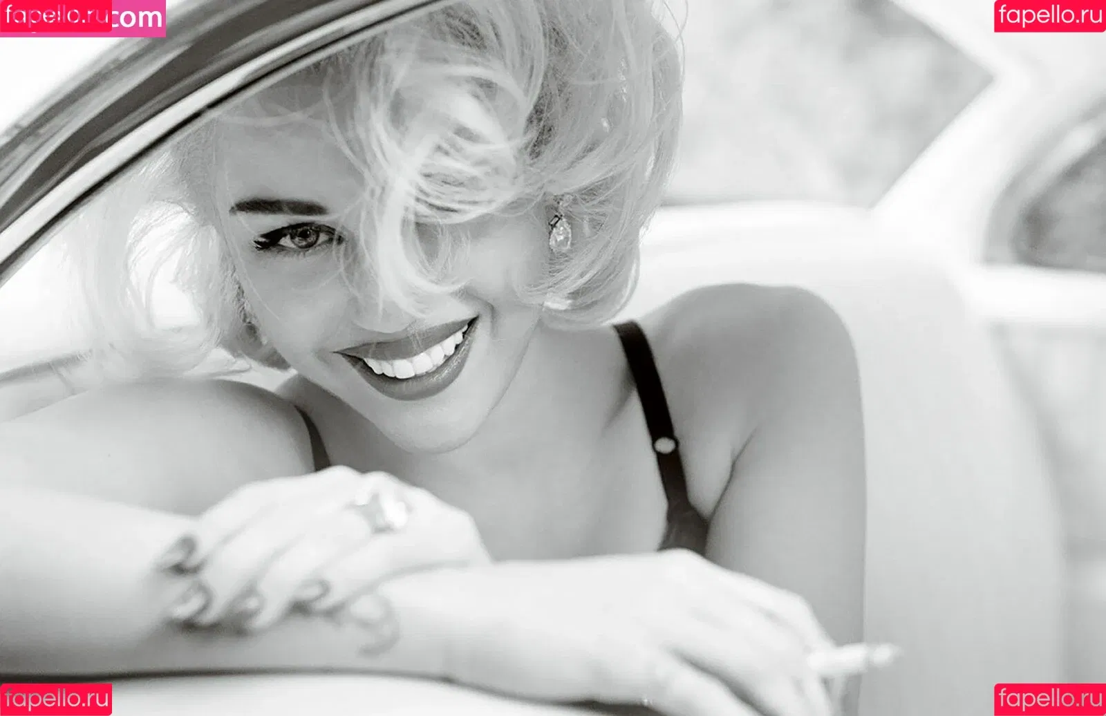 Miley Cyrus / MileyCyrus Onlyfans Photo Gallery 