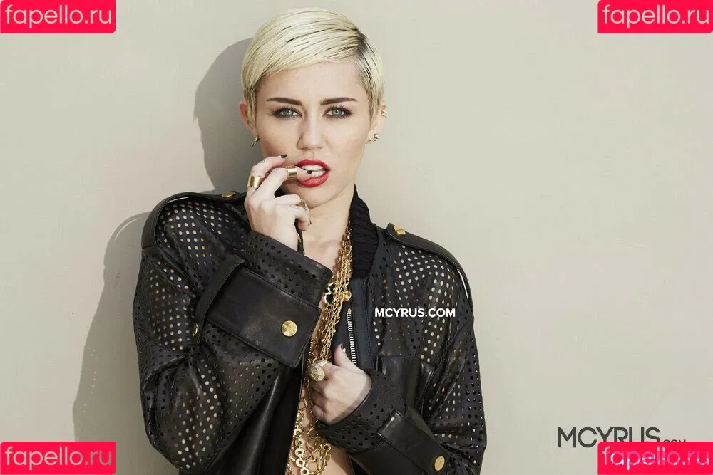Miley Cyrus / MileyCyrus Onlyfans Photo Gallery 