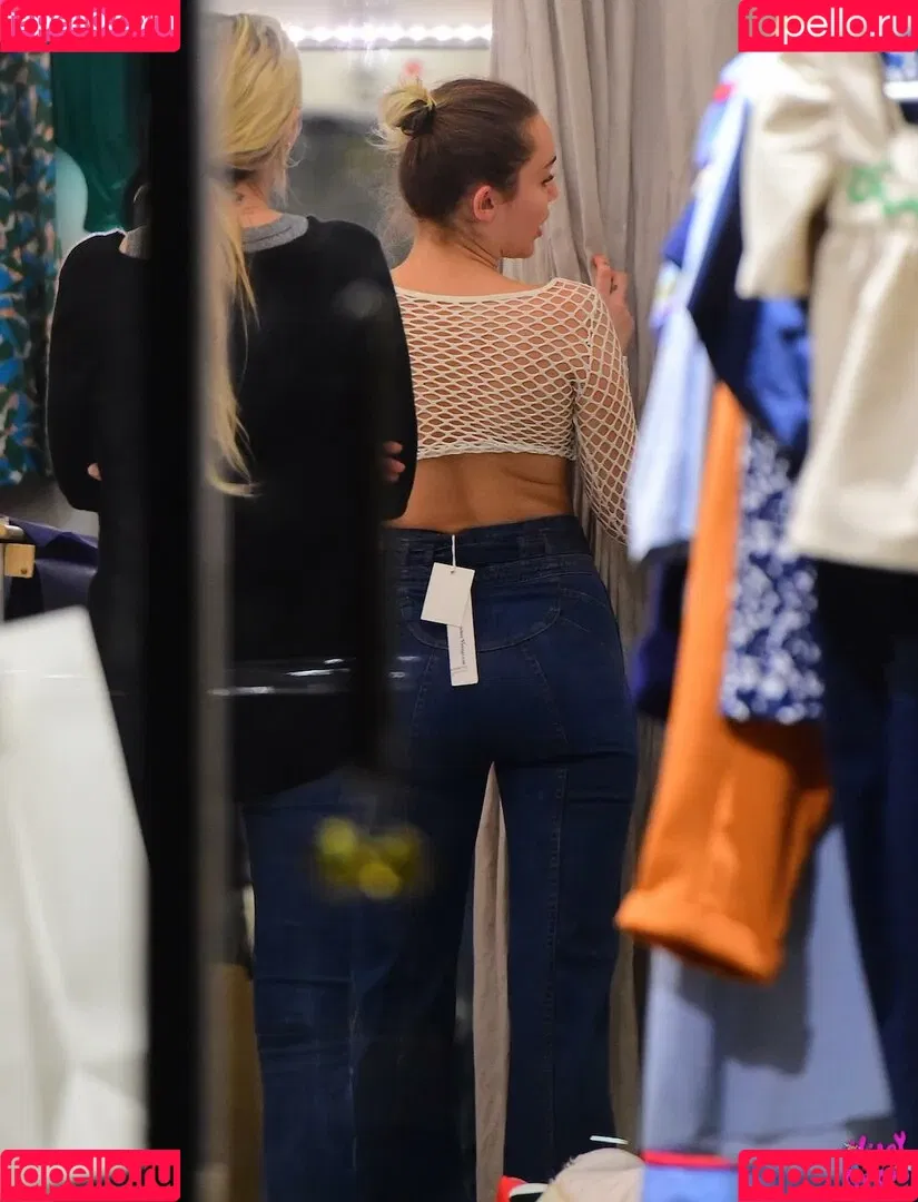 Miley Cyrus / MileyCyrus Onlyfans Photo Gallery 