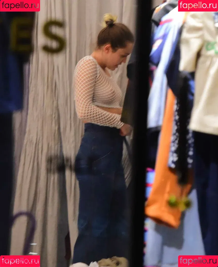 Miley Cyrus / MileyCyrus Onlyfans Photo Gallery 