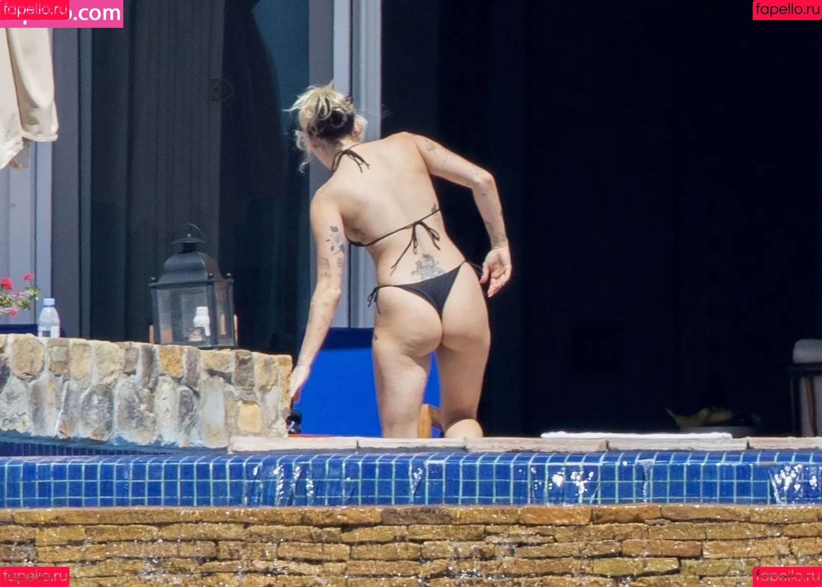 Miley Cyrus / MileyCyrus Onlyfans Photo Gallery 