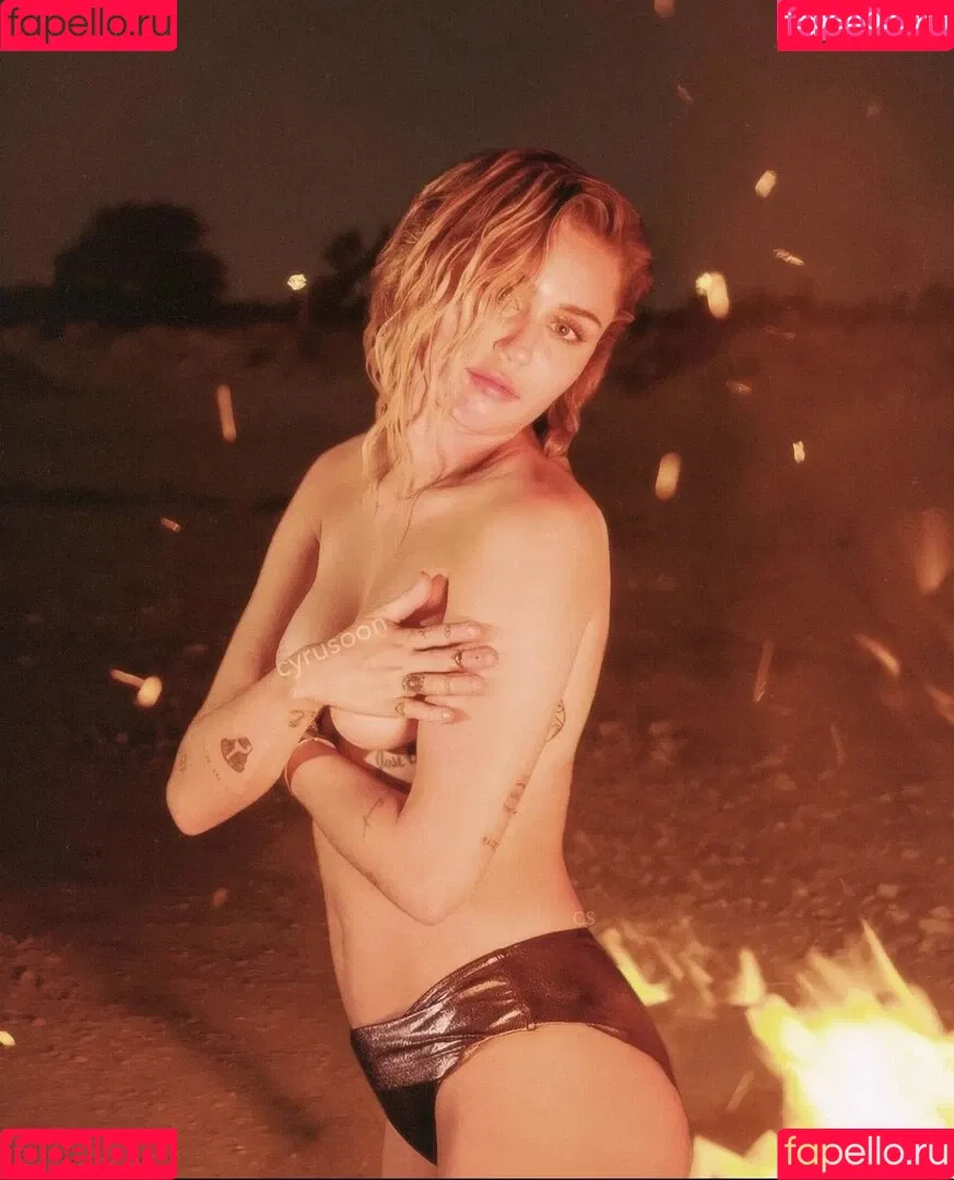 Miley Cyrus / MileyCyrus Onlyfans Photo Gallery 