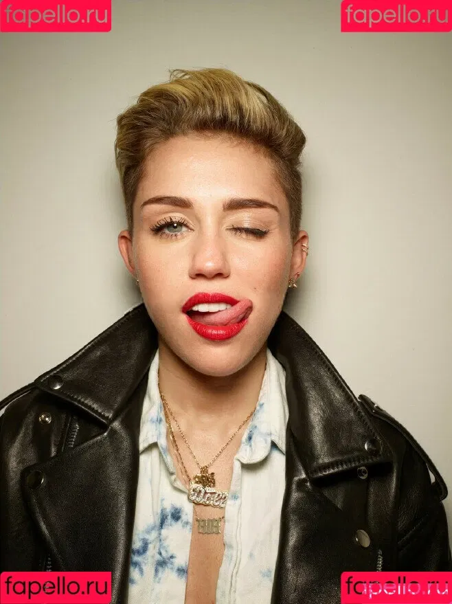 Miley Cyrus / MileyCyrus Onlyfans Photo Gallery 