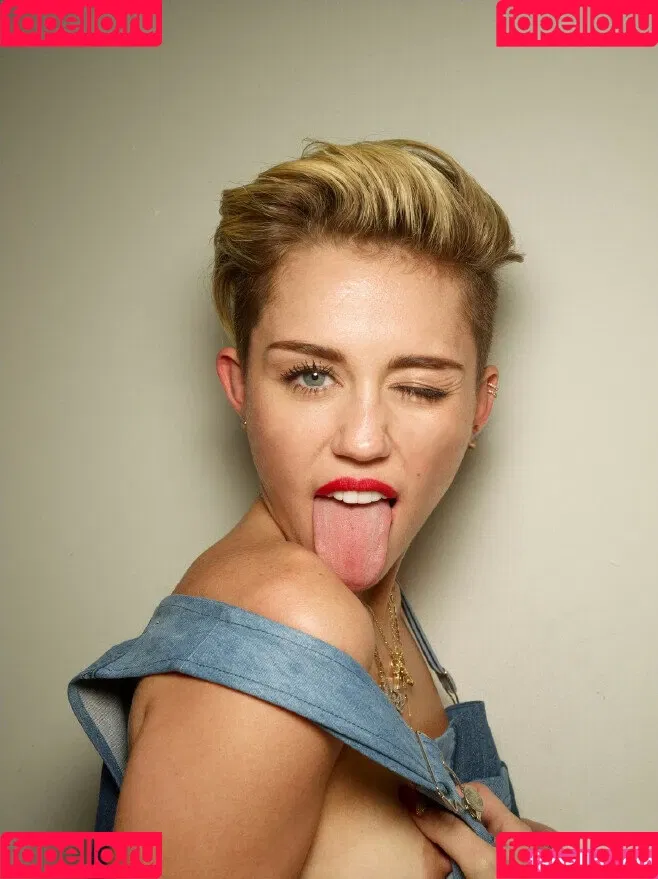 Miley Cyrus / MileyCyrus Onlyfans Photo Gallery 