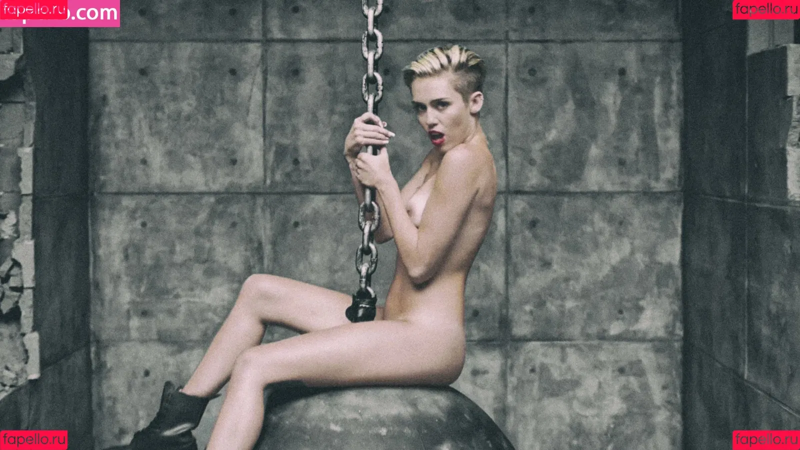 Miley Cyrus / MileyCyrus Onlyfans Photo Gallery 