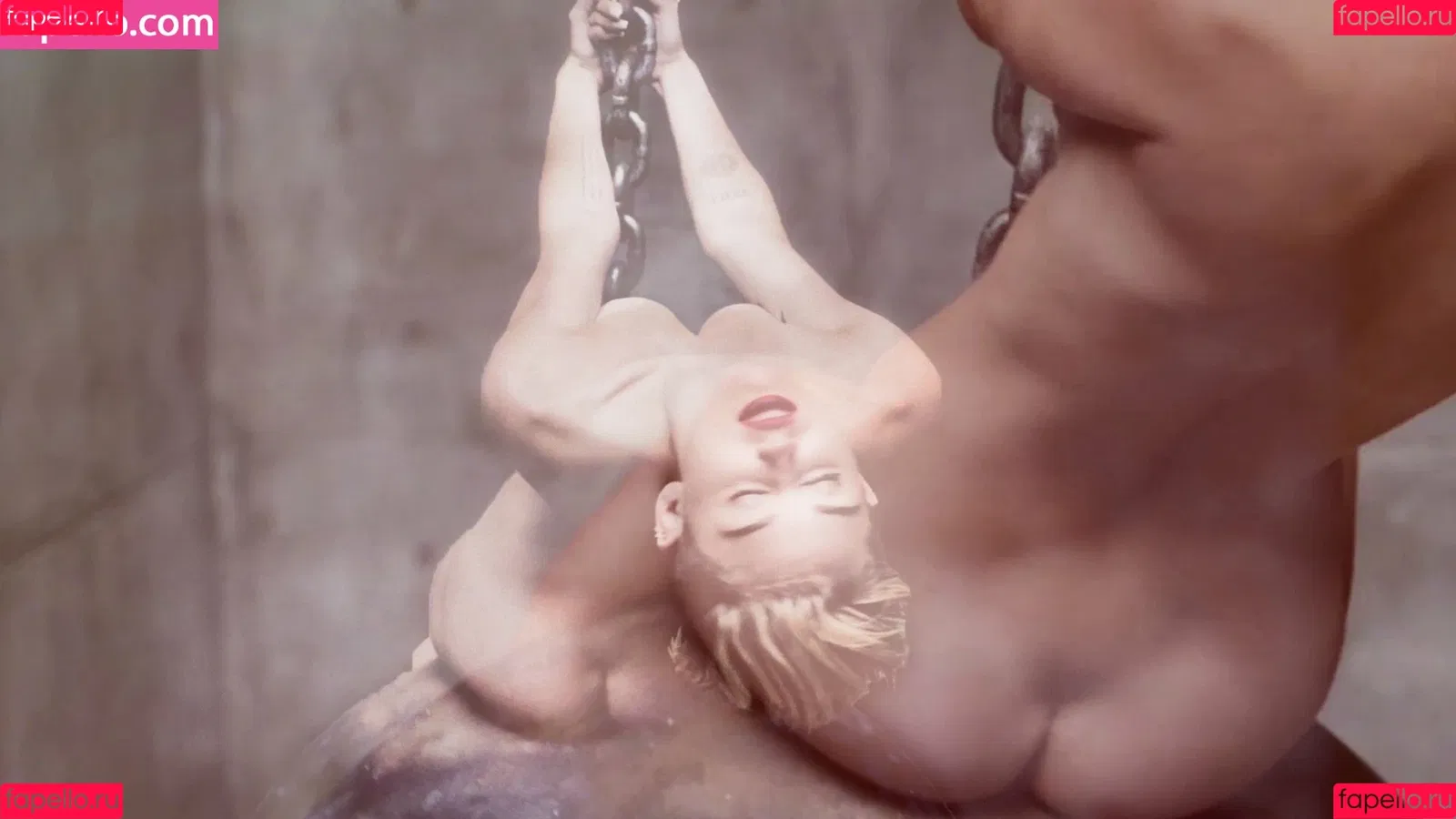 Miley Cyrus / MileyCyrus Onlyfans Photo Gallery 