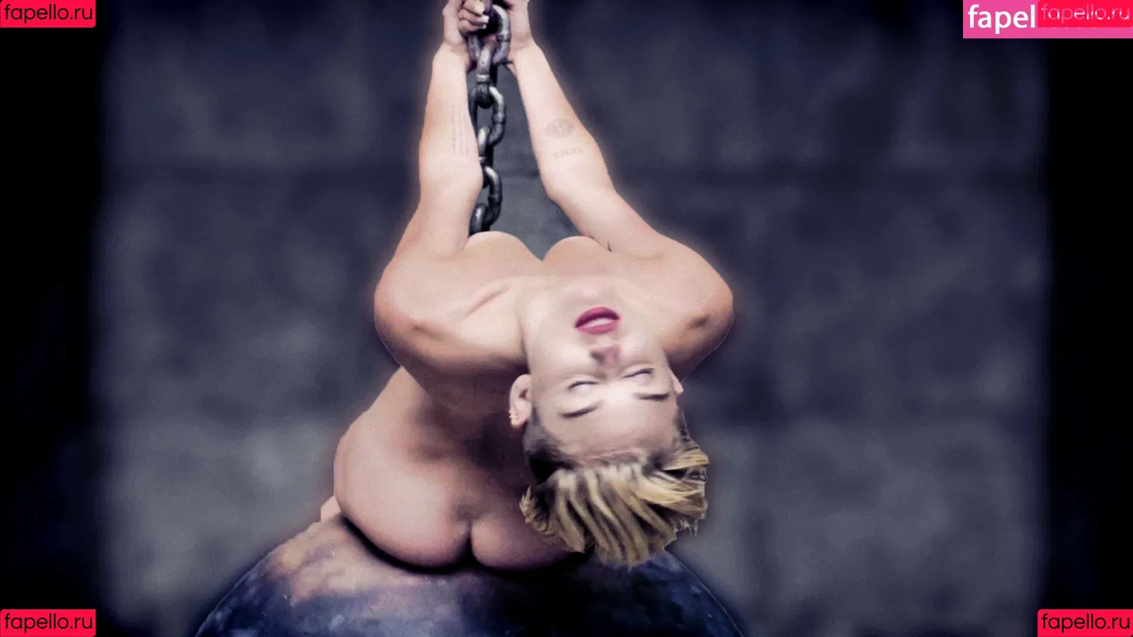 Miley Cyrus / MileyCyrus Onlyfans Photo Gallery 
