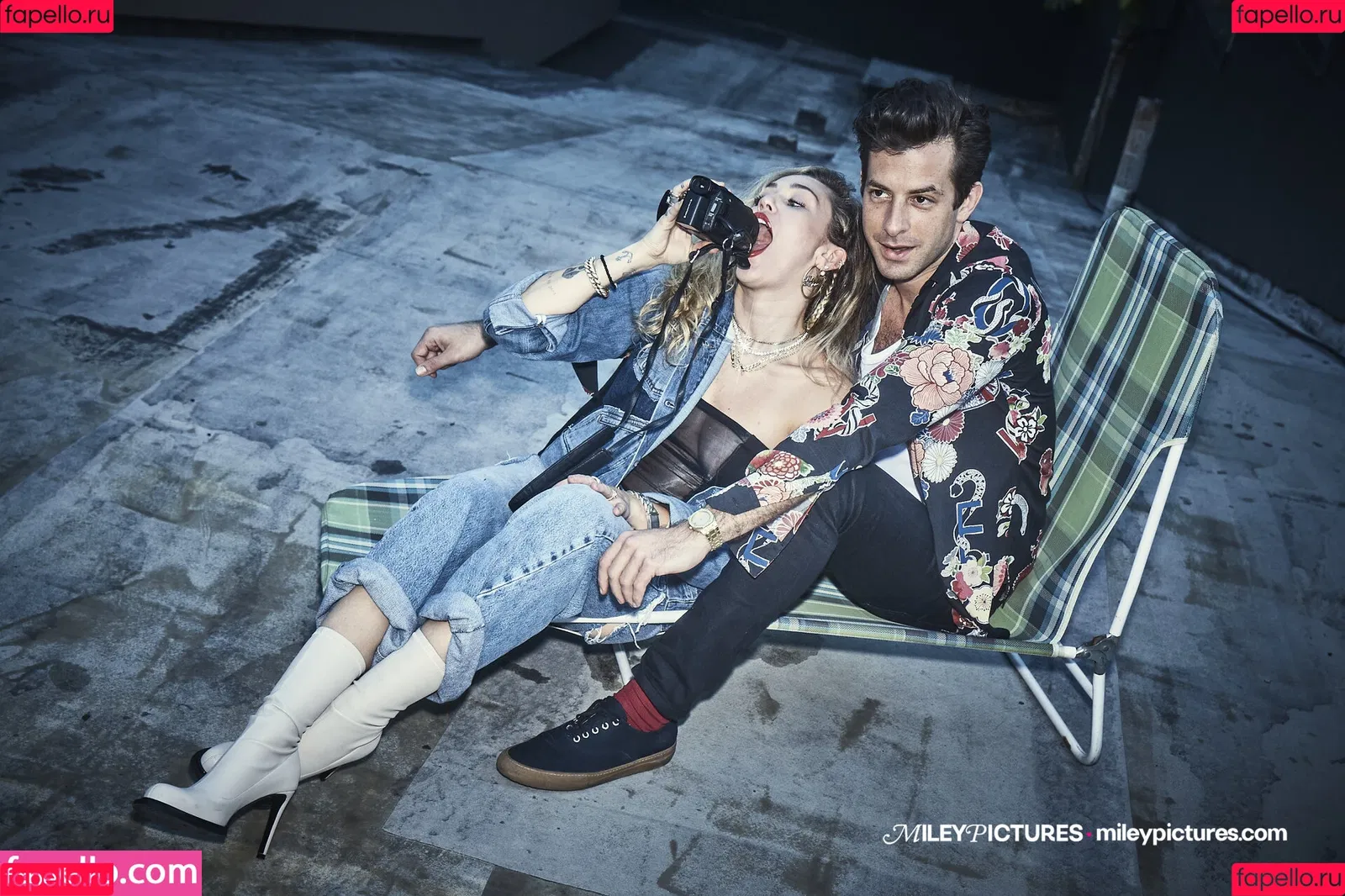 Miley Cyrus / MileyCyrus Onlyfans Photo Gallery 