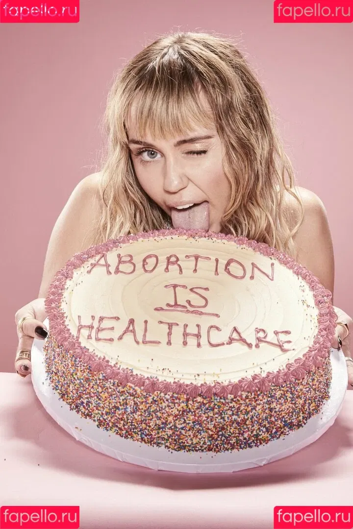 Miley Cyrus / MileyCyrus Onlyfans Photo Gallery 