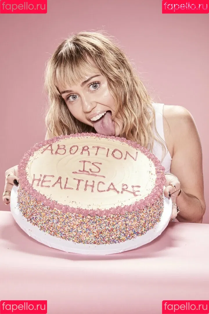 Miley Cyrus / MileyCyrus Onlyfans Photo Gallery 