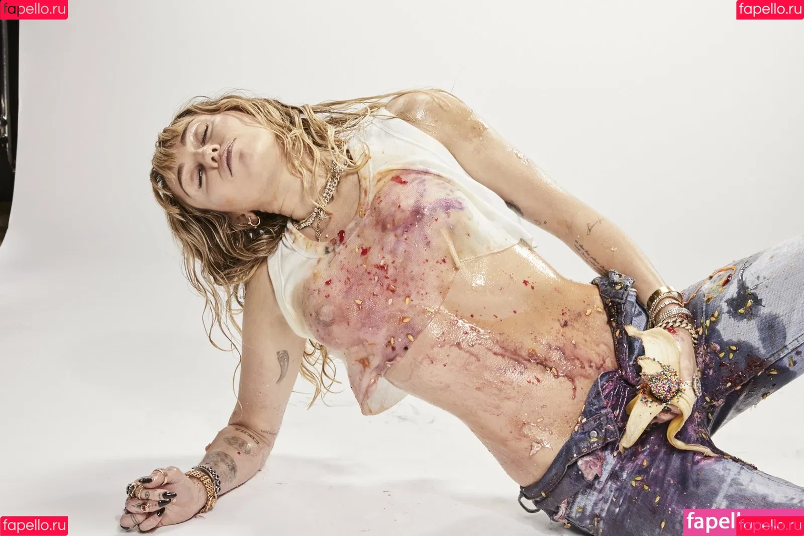 Miley Cyrus / MileyCyrus Onlyfans Photo Gallery 