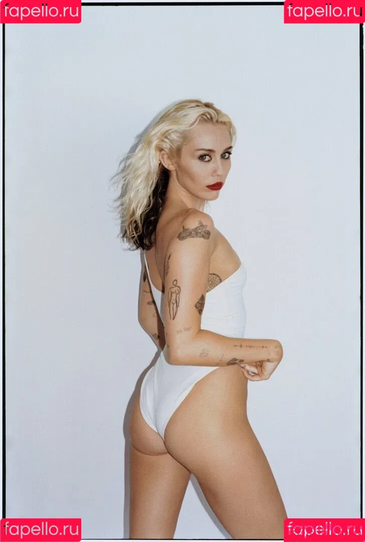 Miley Cyrus / MileyCyrus Onlyfans Photo Gallery 