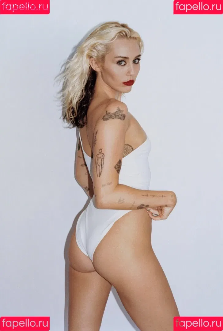Miley Cyrus / MileyCyrus Onlyfans Photo Gallery 