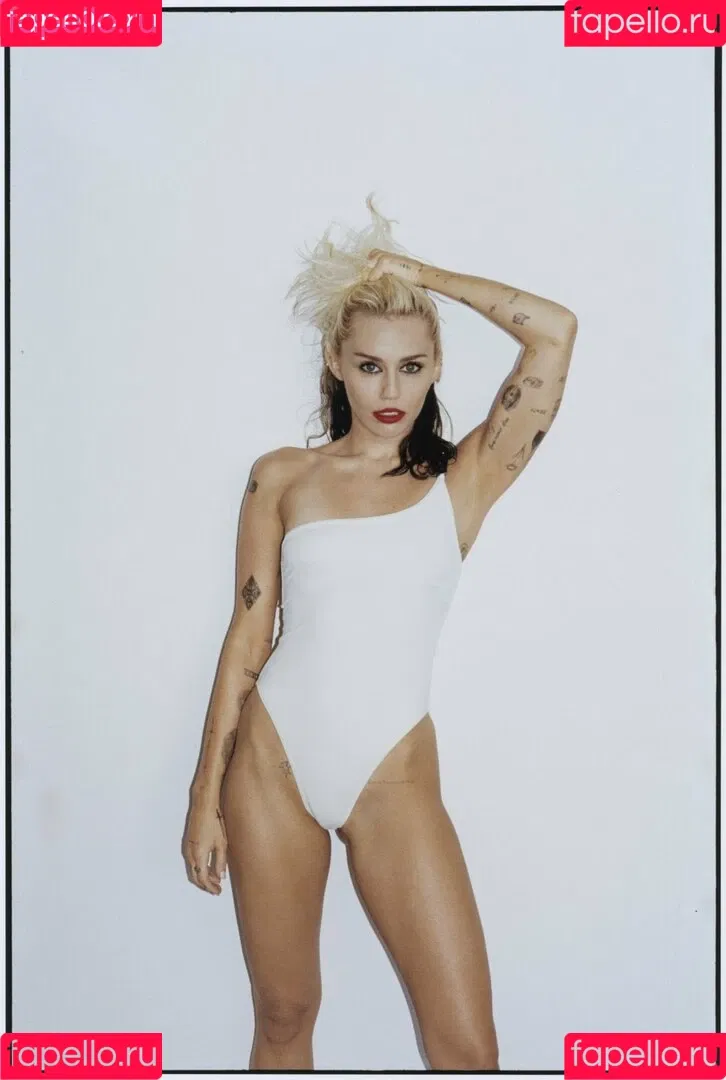 Miley Cyrus / MileyCyrus Onlyfans Photo Gallery 