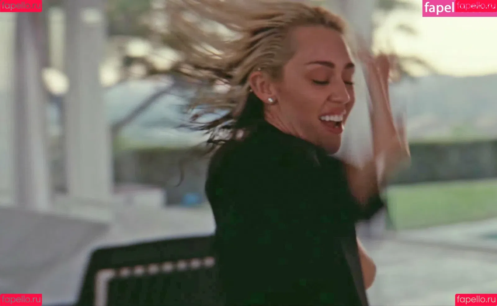 Miley Cyrus / MileyCyrus Onlyfans Photo Gallery 
