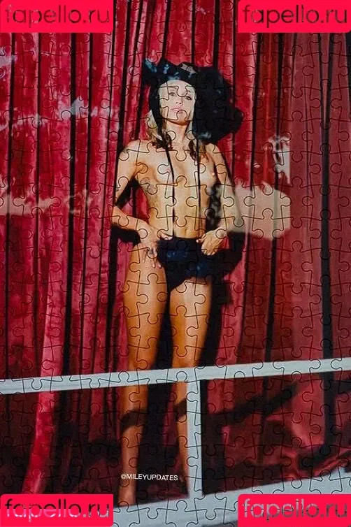 Miley Cyrus / MileyCyrus Onlyfans Photo Gallery 