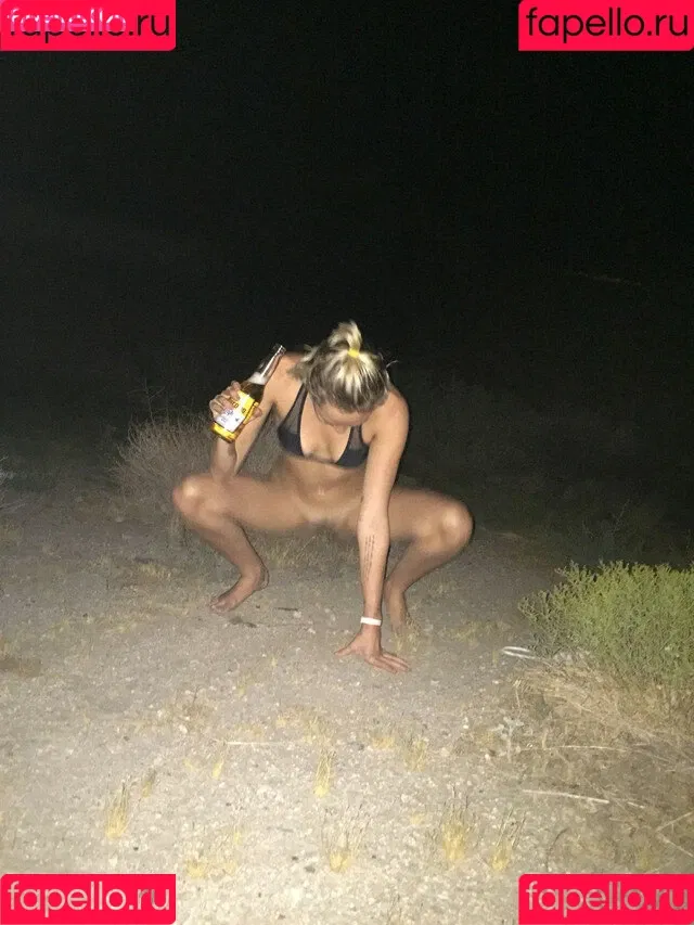 Miley Cyrus / MileyCyrus Onlyfans Photo Gallery 