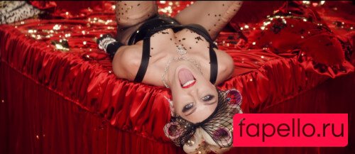 Miley Cyrus Nude Onlyfans Photo 35