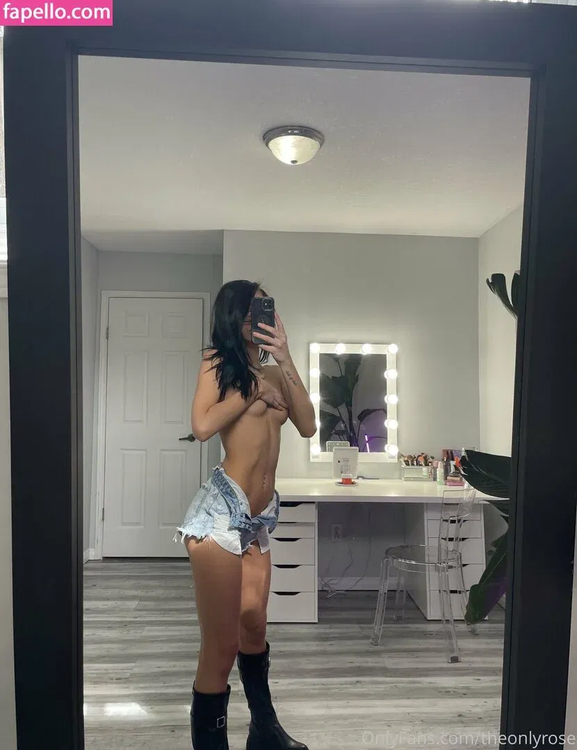 alaia / theeonlyalaia / theeonlyalaiaa Onlyfans Photo Gallery 