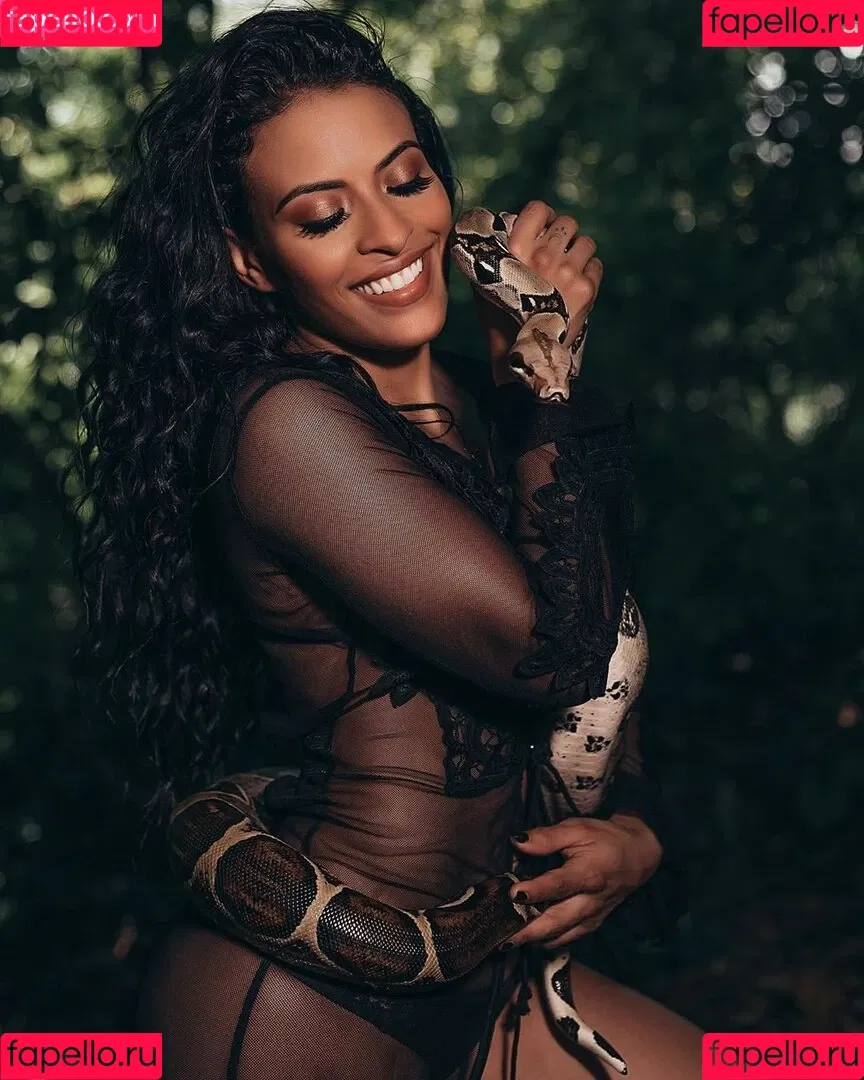/ Thea Trinidad / Zelina Vega / zelinavegawwe Onlyfans Photo Gallery 