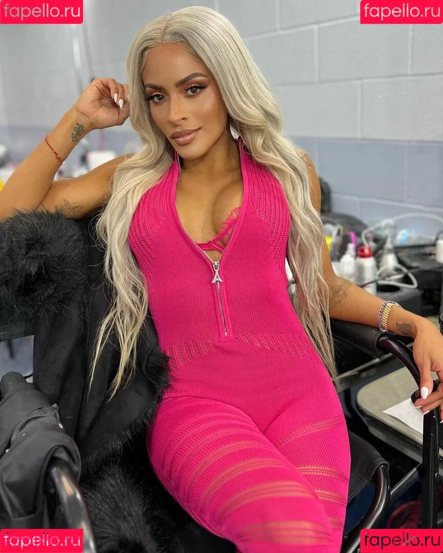 / Thea Trinidad / Zelina Vega / zelinavegawwe Onlyfans Photo Gallery 