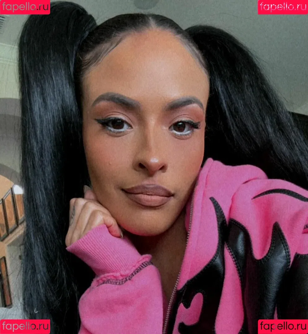 / Thea Trinidad / Zelina Vega / zelinavegawwe Onlyfans Photo Gallery 