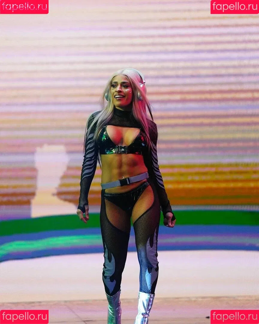 / Thea Trinidad / Zelina Vega / zelinavegawwe Onlyfans Photo Gallery 